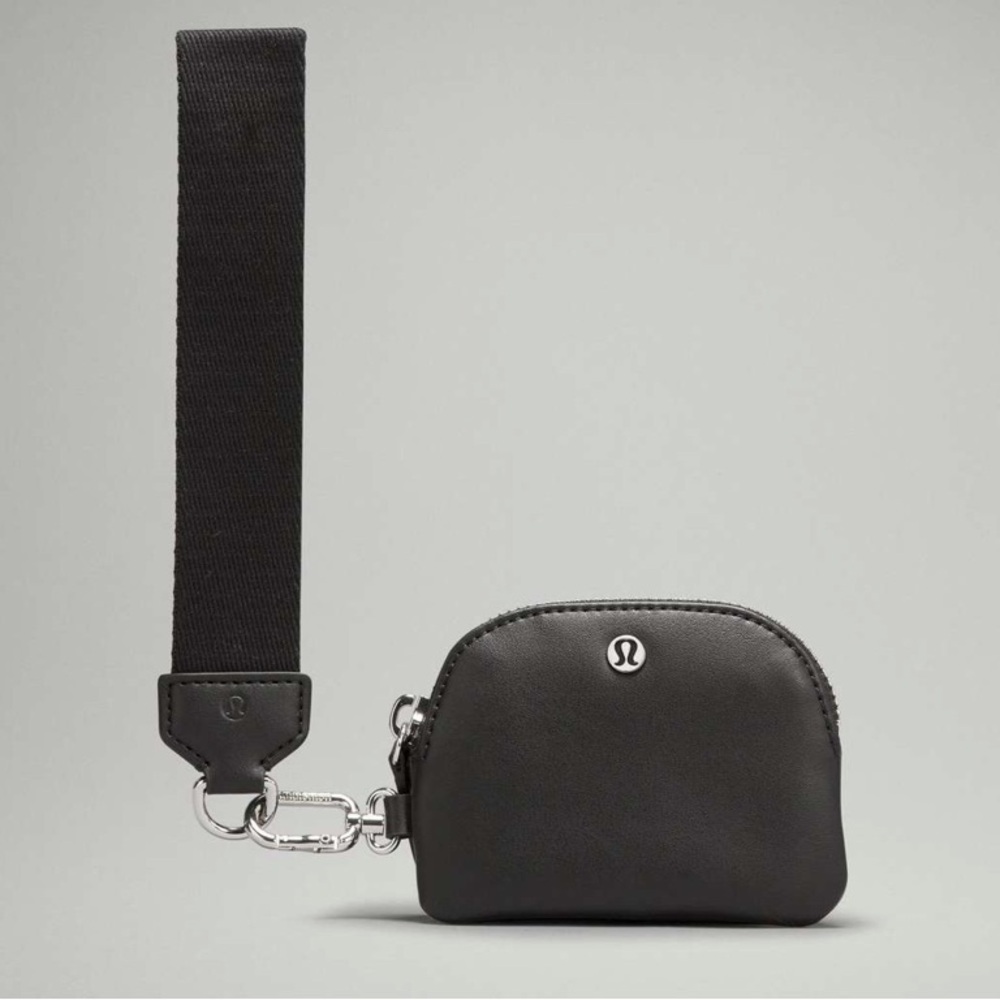 NWT Lululemon Dual Pouch Wristlet *Leather Alternative
Black / Silver - Picture 2 of 9